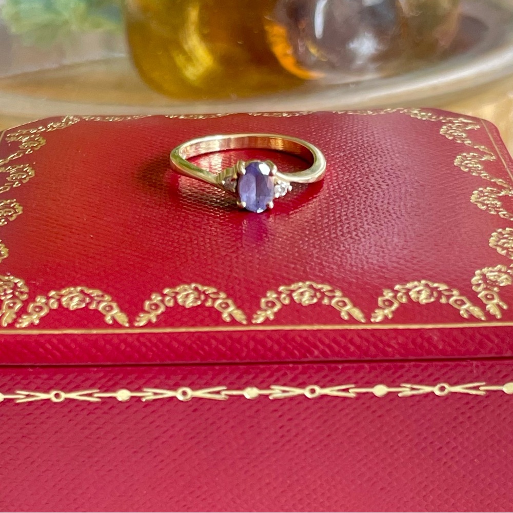 14k gold tanzanite and Diamond ring
